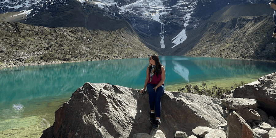 https://atoqhoteles.com/wp-content/uploads/2025/12/atoq-hoteles-blog-cusco-diciembre-trekking-san-blas-articulo-1.png