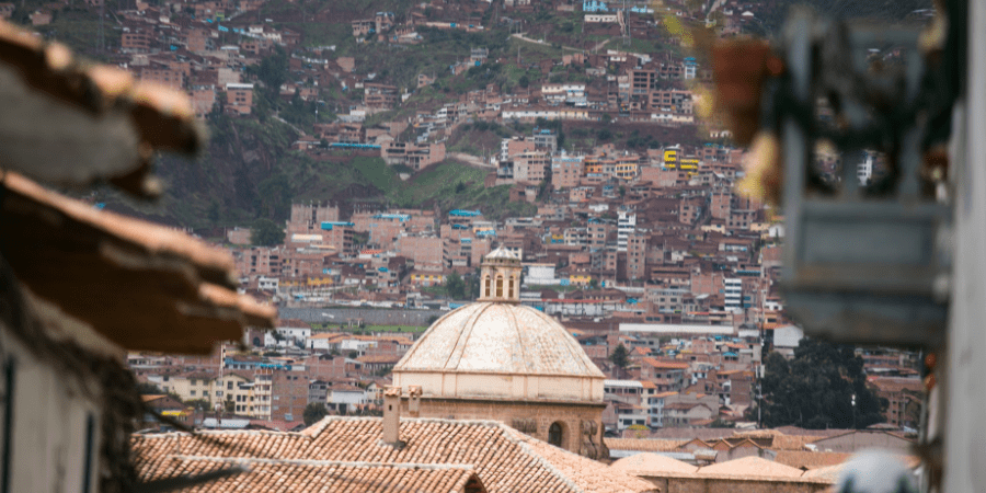 https://atoqhoteles.com/wp-content/uploads/2026/07/atoq-hoteles-blog-san-blas-julio-cusco-fiestas-patrias-1.png