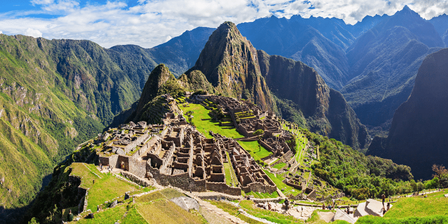 https://atoqhoteles.com/wp-content/uploads/2026/10/atoq-hoteles-blog-san-blas-octubre-machu-picchu-1.png